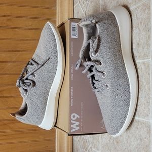 NWT Allbirds Women's Wool Runners in Atlas, Size 9